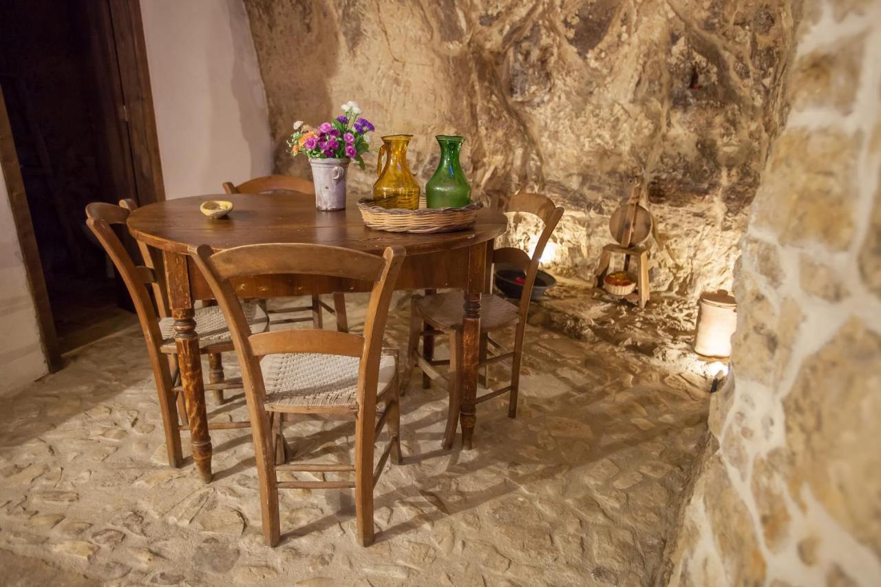 Case-Grotte Degli Avi, Esperienza Abitativa In Grotta Modica Exterior photo
