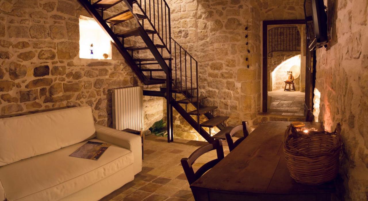 Case-Grotte Degli Avi, Esperienza Abitativa In Grotta Modica Exterior photo