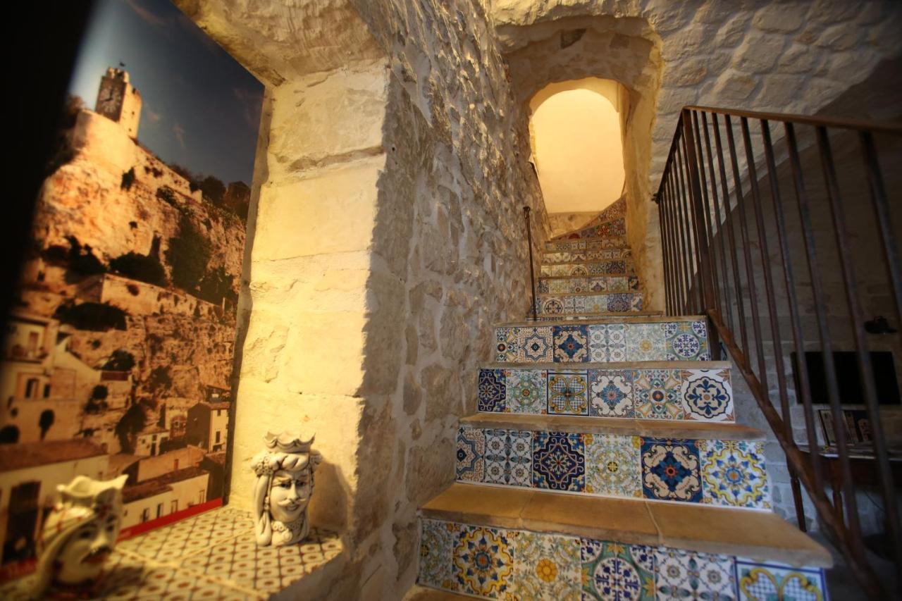 Case-Grotte Degli Avi, Esperienza Abitativa In Grotta Modica Exterior photo