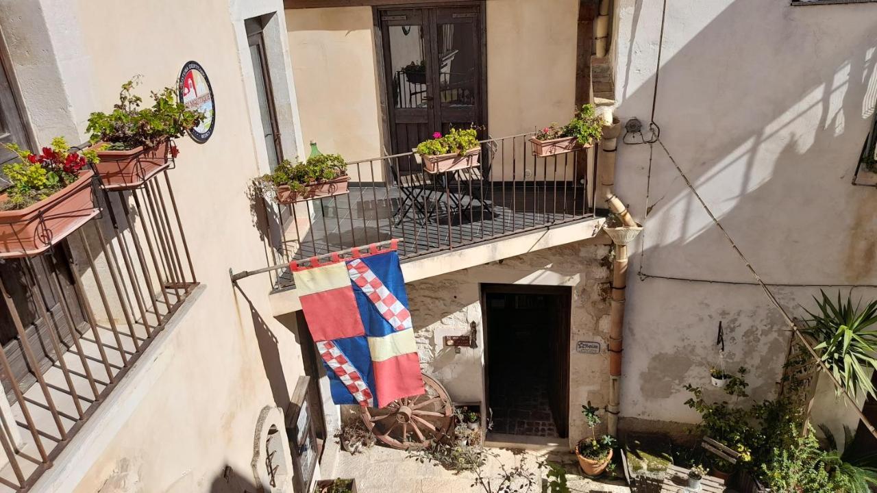 Case-Grotte Degli Avi, Esperienza Abitativa In Grotta Modica Exterior photo