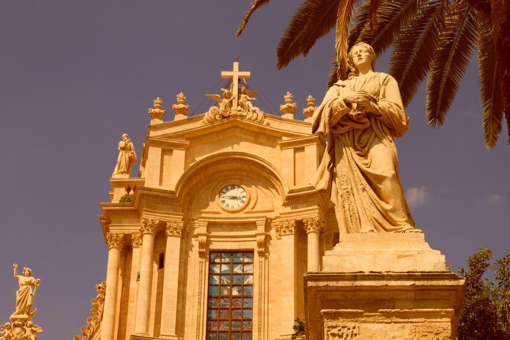Case-Grotte Degli Avi, Esperienza Abitativa In Grotta Modica Exterior photo