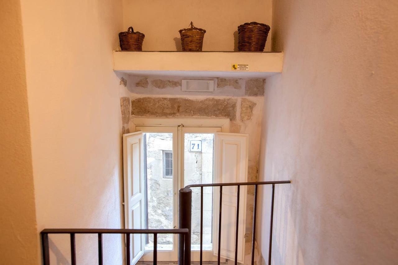 Case-Grotte Degli Avi, Esperienza Abitativa In Grotta Modica Exterior photo