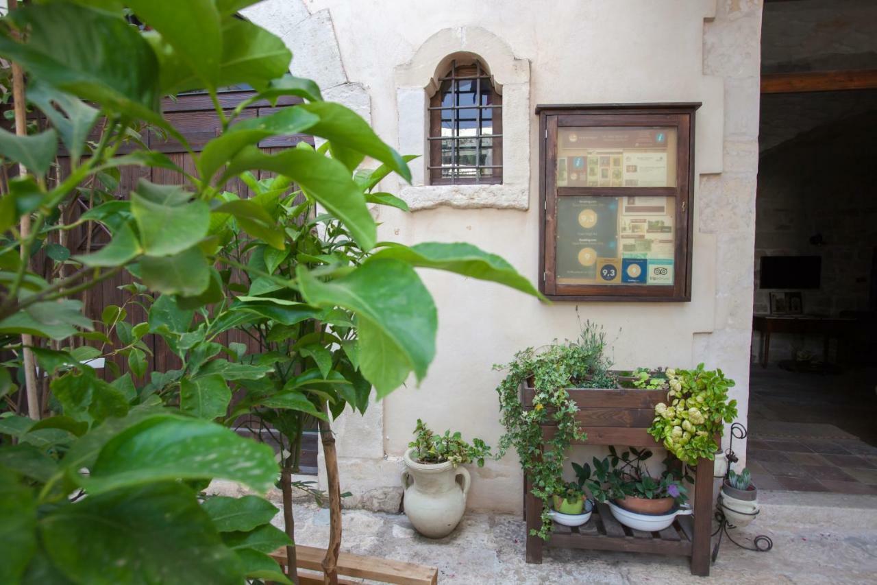 Case-Grotte Degli Avi, Esperienza Abitativa In Grotta Modica Exterior photo