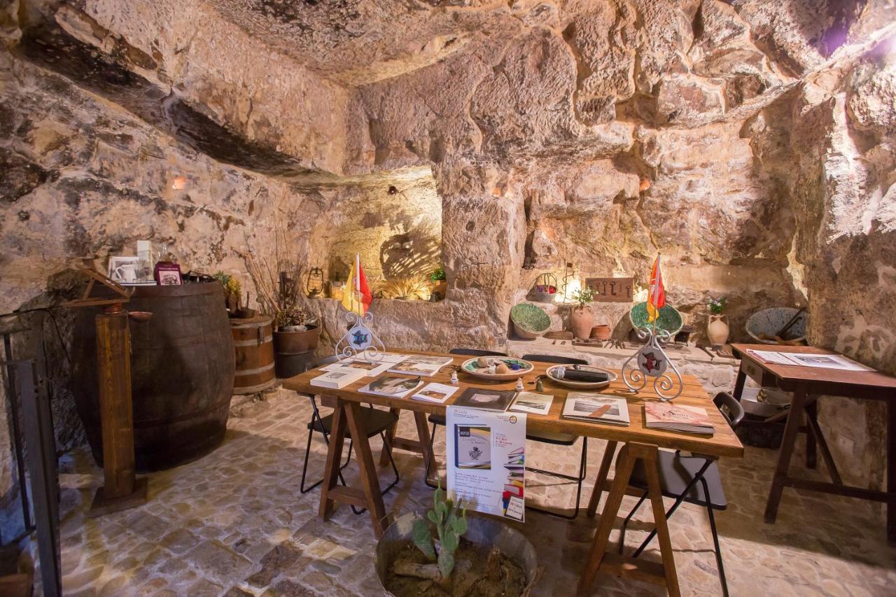 Case-Grotte Degli Avi, Esperienza Abitativa In Grotta Modica Exterior photo